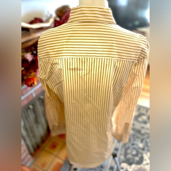 BANANA REPUBLIC GOLD AND WHITE BUTTON DOWN SHIRT - Picture 7 of 10